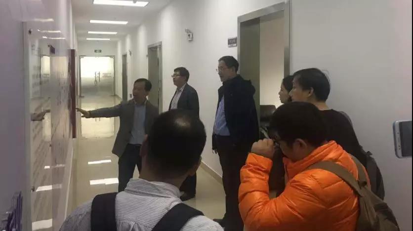 国家重点研发计划“增材制造与激光制造”重点专项“假肢矫形器的个性化设计与增材制造应用示范”项目考察团到课题成员单位考察