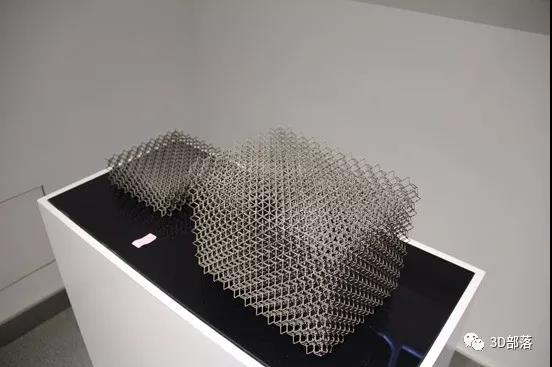 3D打印3.07米高C919中央翼缘条