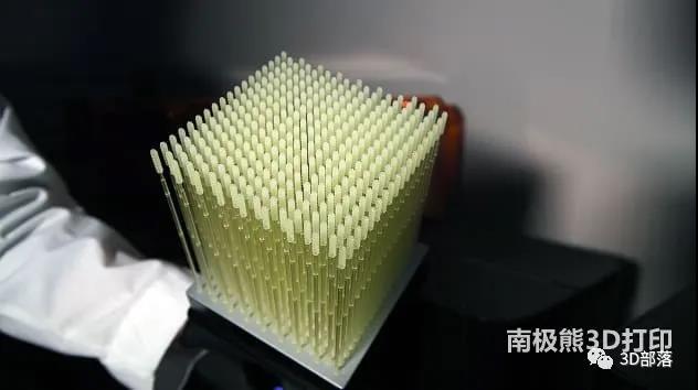 检测新冠病毒样品量太大，每天3D打印10万支棉签拭子解决问题