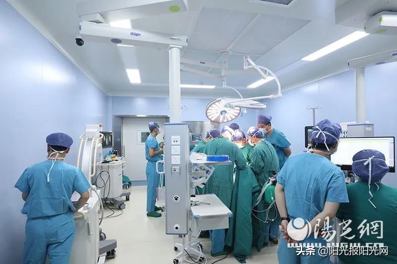 厉害了！国际医学贺西京教授团队完成高难度高科技3D打印可动人工颈椎-椎间盘复合体植入术